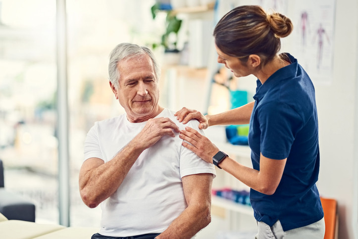 Hormone Therapy Appears to Reduce Risk of Shoulder Pain in Older